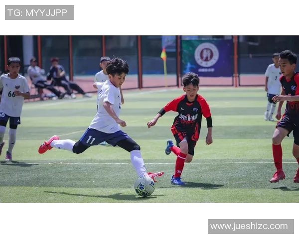 左脚神技足球明星的独特魅力与精彩瞬间揭秘